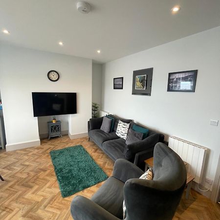 Superb 2 Bedroom Sea View Flat Scarborough Eksteriør billede