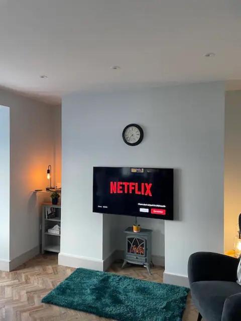 Superb 2 Bedroom Sea View Flat Scarborough Eksteriør billede