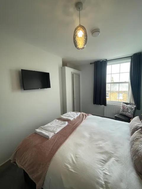 Superb 2 Bedroom Sea View Flat Scarborough Eksteriør billede