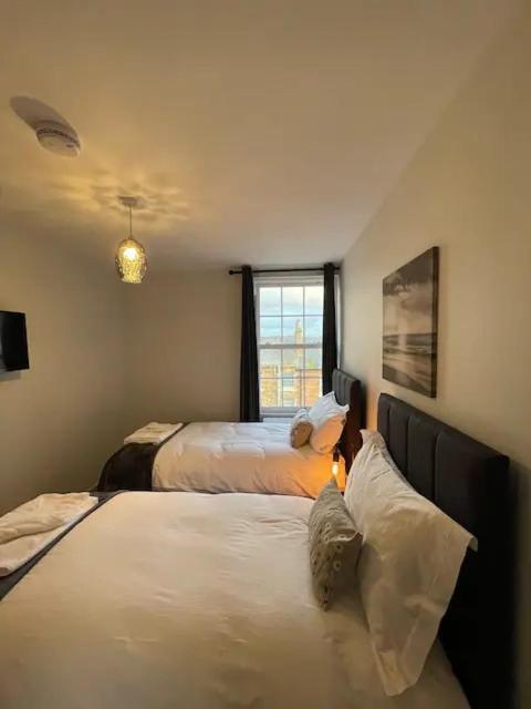Superb 2 Bedroom Sea View Flat Scarborough Eksteriør billede