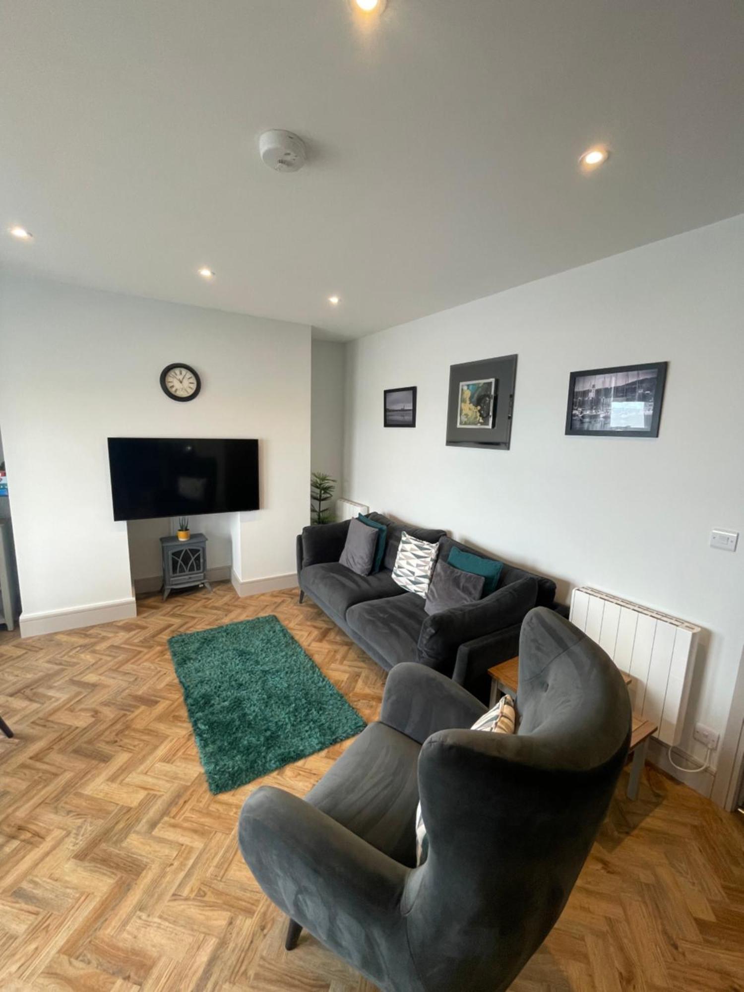 Superb 2 Bedroom Sea View Flat Scarborough Eksteriør billede